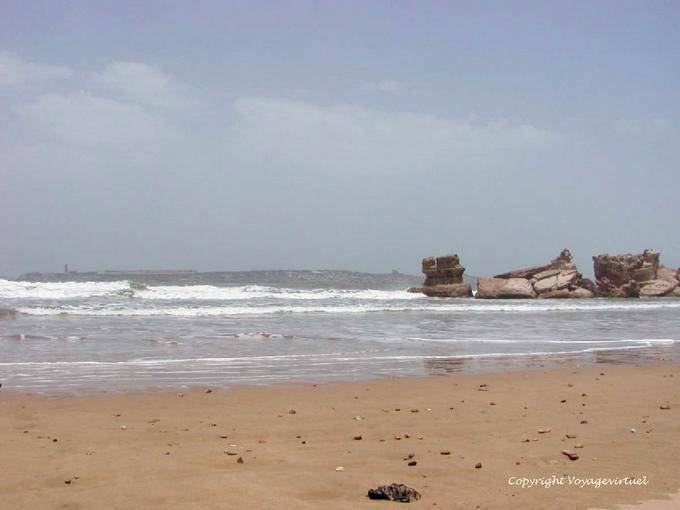Plage devant la tour de feu, Borj el Baroud, Essaouira Mogador - Maroc