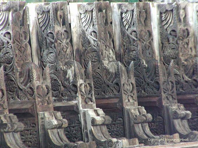 Bois sculpté de la Medersa Sahrij, Fez - Maroc