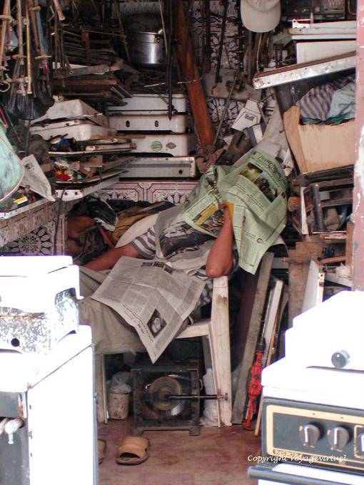 Sieste dans le gourbi, Marrakech - Maroc