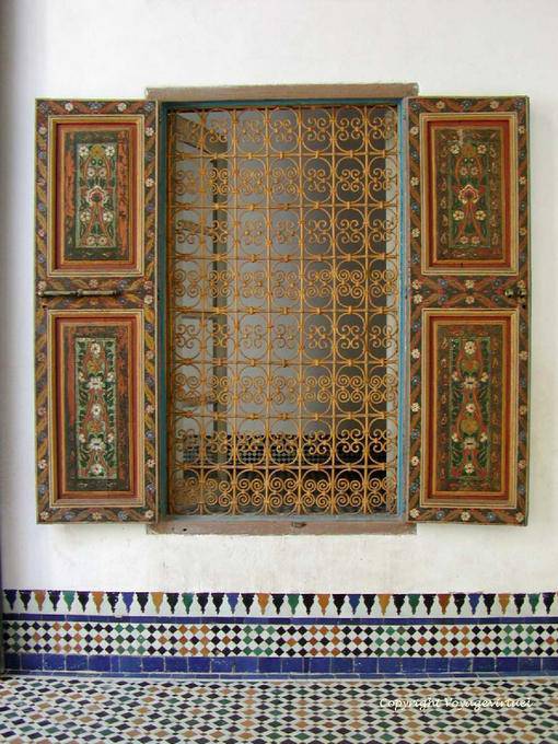 Volets peints et ferronnerie d'art, Palais de la Bahia, Marrakech - Maroc