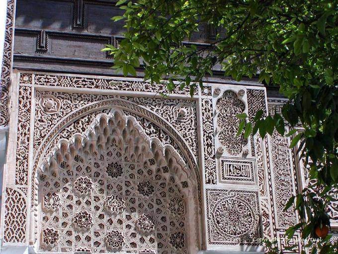 Détails des stucs en stalactites, Petit Riad, Palais de la Bahia, Marrakech - Maroc