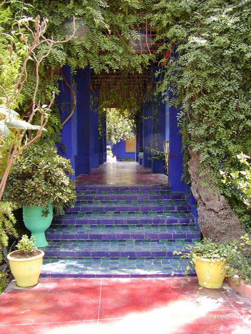 Escalier en carreaux de zélige, Jardin Majorelle, Marrakech - Maroc