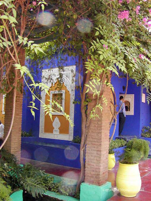 Patio extérieur du musée Berbère, jardin Majorelle, Marrakech - Maroc