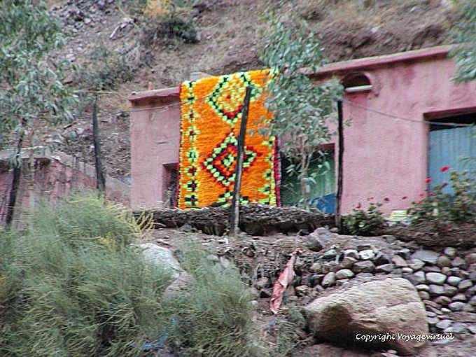 Tapis en contraste, vallée de l'Ourika - Maroc