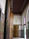 Plafond et portes d'une galerie du Pavillon Privé, Palais de la Bahia, Marrakech, Maroc.