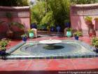 Fontaine de l'entrée, Jardin Majorelle, Marrakech, Maroc.
