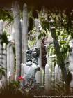 Statue au milieu des cactus, Jardin Majorelle, Marrakech, Maroc.