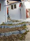Gros plan sur d'antiques escaliers, Chefchaouen, Maroc.