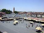 Panorama sur la place Jemaa el-Fnaa, Marrakech, Maroc.