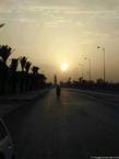Marrakech, cinq heures du matin, lever du soleil sur la route de l'aéroport, Maroc.