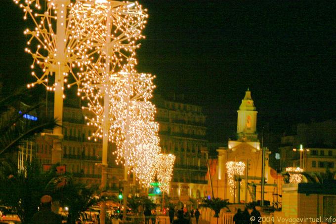 Illuminations vers l'église des Augustins, Marseille - France