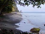 Anse Turin, plage de sable volcanique vers Le Carbet, Martinique.