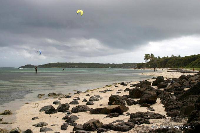 Kitesurf dans les alizés vers le cap Macré - Martinique
