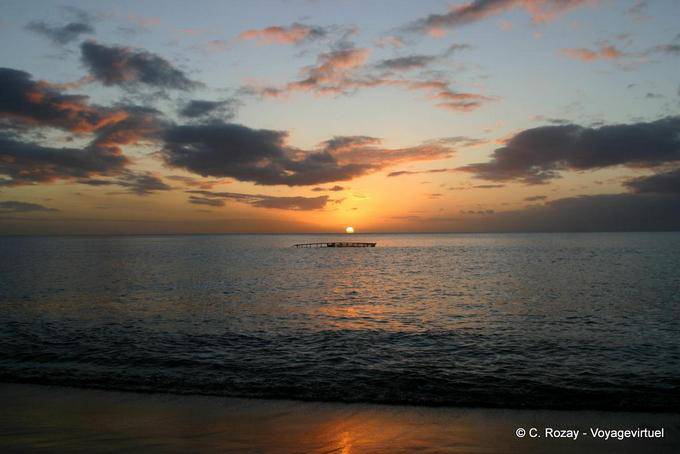 Lumières d'un coucher de soleil au large du Carbet - Martinique