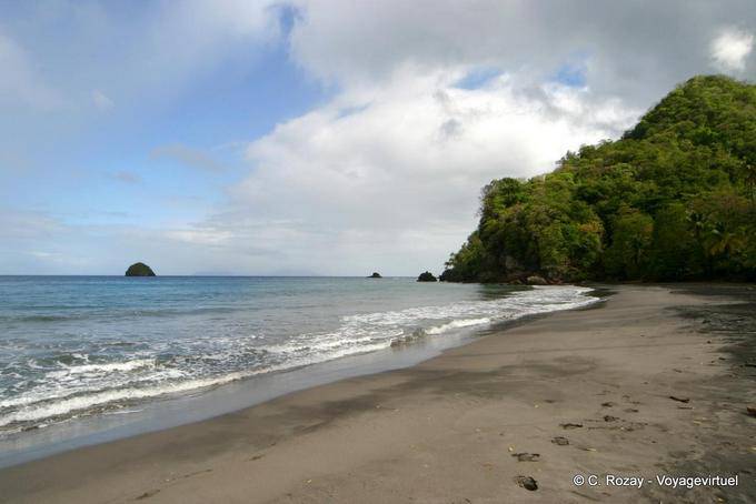 L'îlet la Perle au large de l'Anse Céron - Martinique