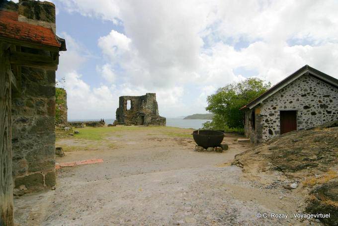 Château Dubuc, ruines du XVIIIe, La Caravelle - Martinique