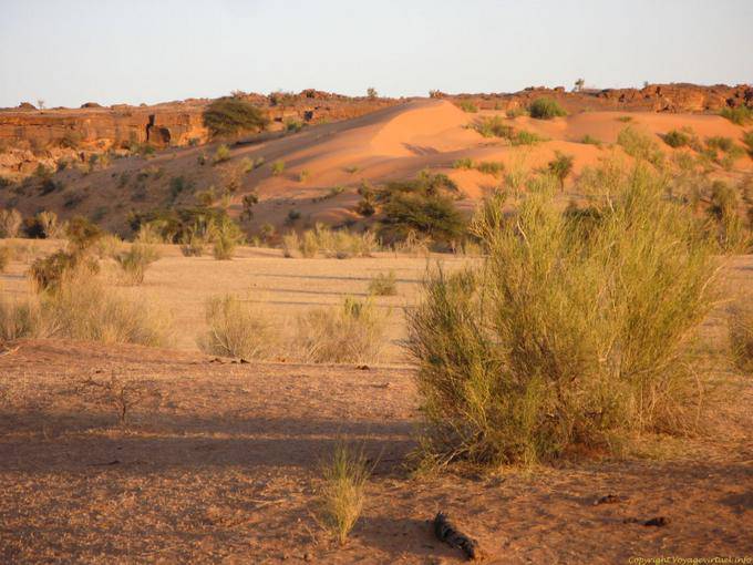 Dune de sable dans les rochers de la Cathédrale naturelle, Mauritanie
