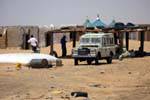 Repos à l'ombre, Maures, entre Nouakchott et la frontière du Maroc, Mauritanie.