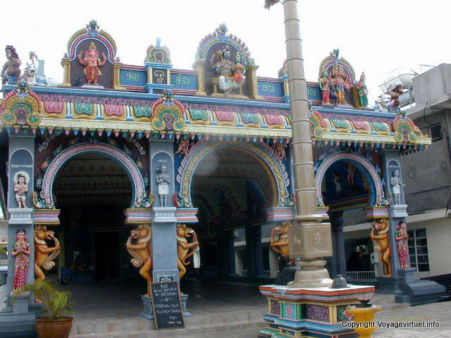 Temple Maheshwarnath en l’honneur de Shiva, Krishna, Vishnou, Murga, Brahma et Ganesh