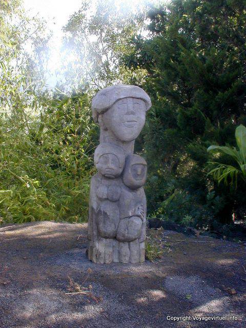 Totem de pierre, Chamarel, île Maurice