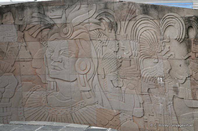 Fresque sur un monument, calle 10, San Francisco de Campeche - Mexique