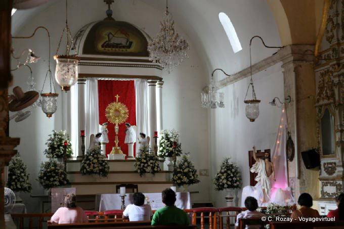 Autel de l'église du Saint Nom de Jésus, calle 55, Campeche - Mexique