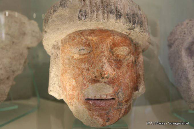 Tête rouge, sculpture, Museo Archeologia Maya, Campeche - Mexique