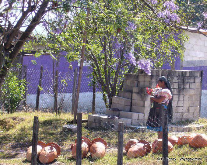 Chiapas, ferme aux tons violets - Mexique