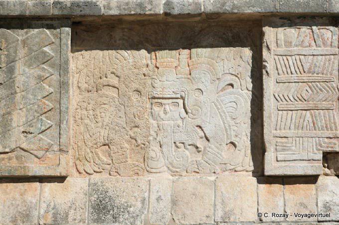 Frise sur un mur, plateforme de Vénus, Chichen Itza - Mexique