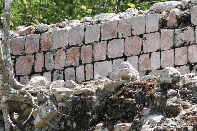 Muraille aux couleurs préservées, Edzná - Mexique