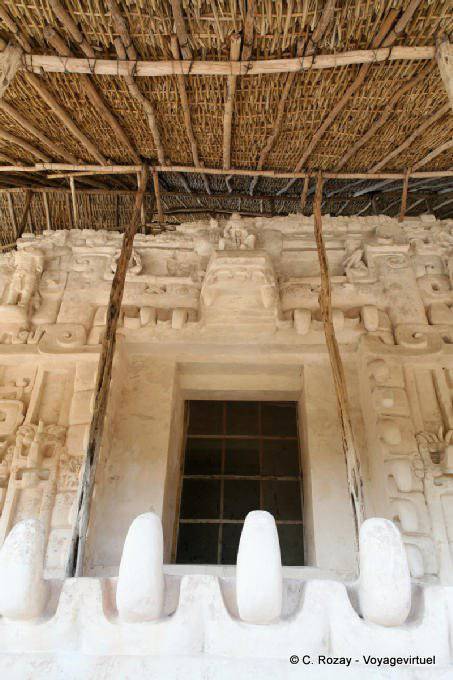 Entrée des Enfers, Autel du Jaguar noir, Ek Balam - Mexique