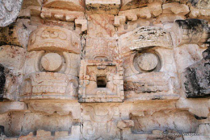 Gros plan sur Chaac, le Dieu de la Pluie, Kodz Poop, Kabah - Mexique