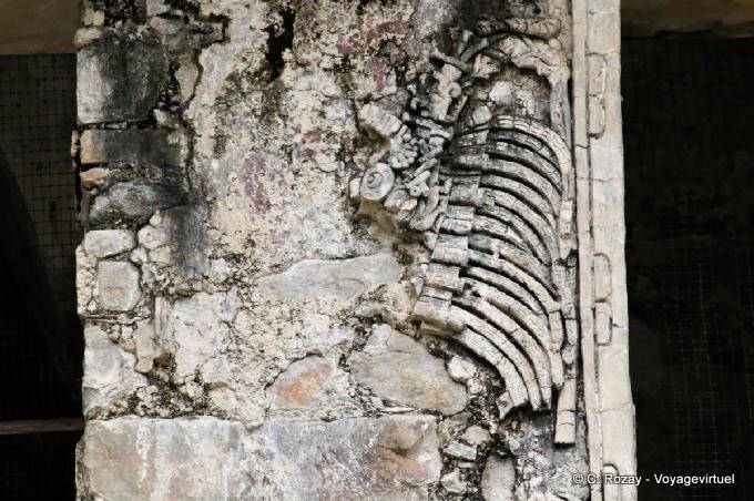 Restes d'un relief de Chan Bahlum II, Grupo de Las Cruces, Palenque - Mexique