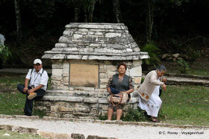 Repos pendant la visite, Palenque - Mexique
