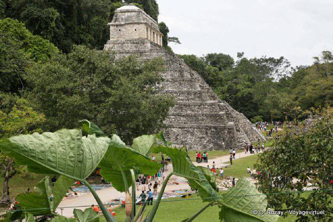Au sommet, la tombe de Pakal, Temple des Inscriptions, Palenque - Mexique
