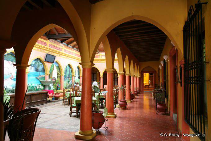 Patio du restaurant Mansion de los Angeles, San Cristobal de Las Casas - Mexique
