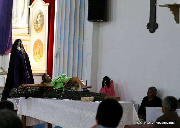 Jésus-Christ sur la croix, église de Santa Lucia, San Cristobal de Las Casas - Mexique