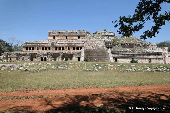 Panorama sur la façade du Palacio Norte, Sayil - Mexique