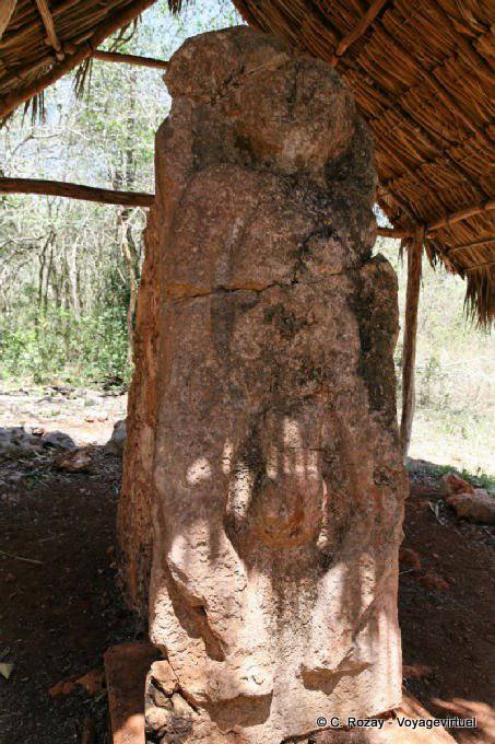 Stèle au phallus Yum Keep, Sayil - Mexique