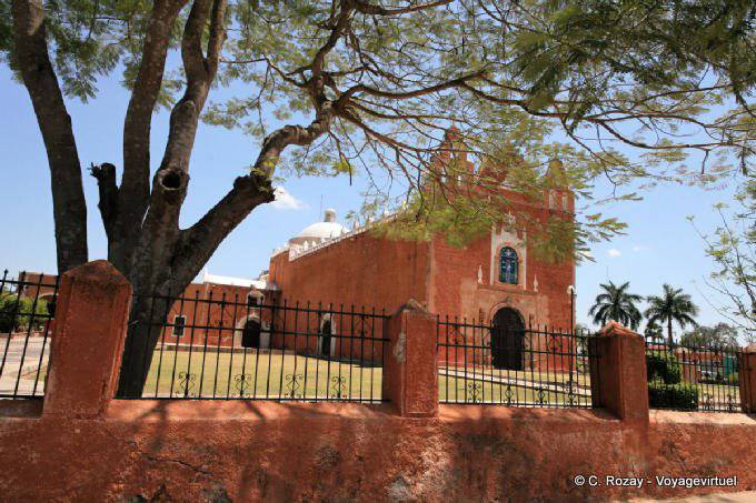 Eglise de Saint Antoine de Padoue, autre vue, Ticul - Mexique