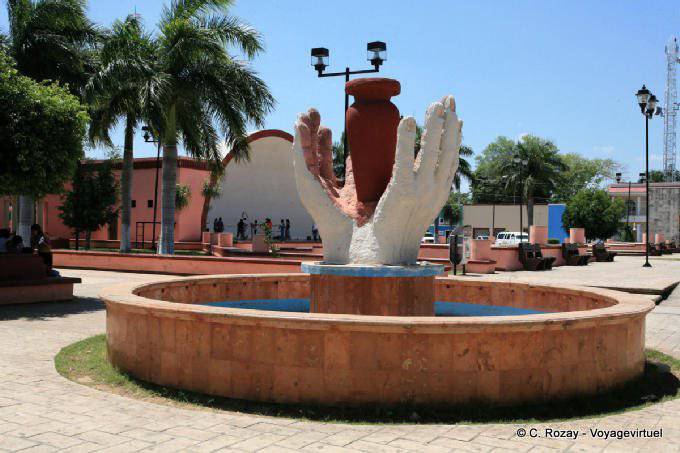 Fontaine du parc principal, Ticul - Mexique