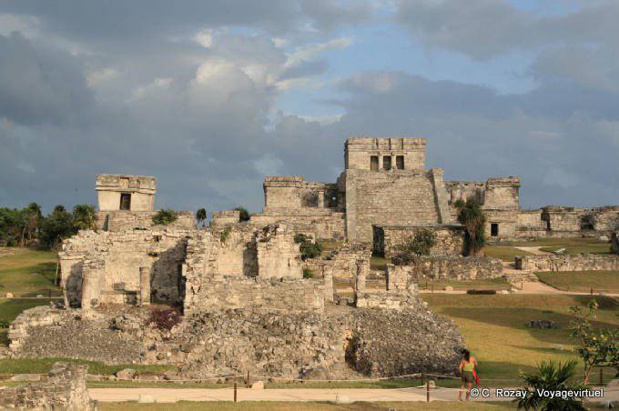 Vue panoramique du palais principal, El Palacio, Tulum - Mexique