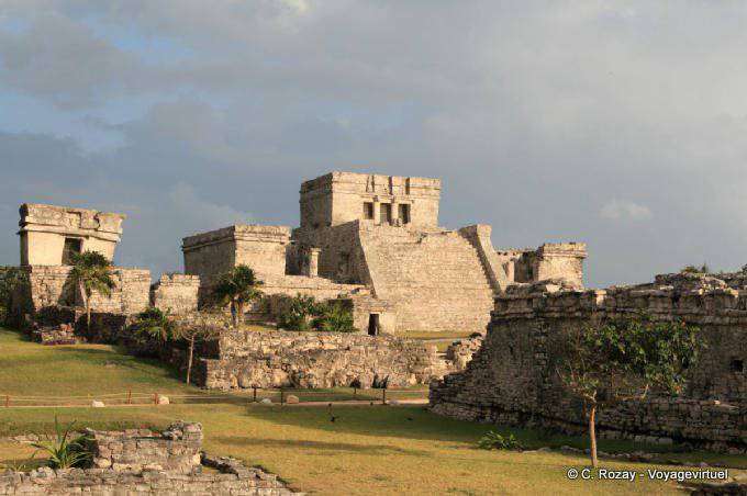 Panorama sur le Château depuis le Grand Palais, Tulum - Mexique