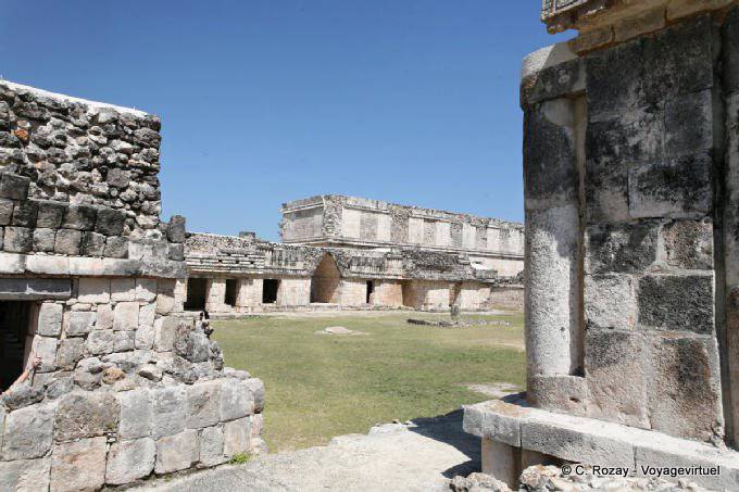Vue depuis un angle, Carré des Oiseaux, Uxmal - Mexique