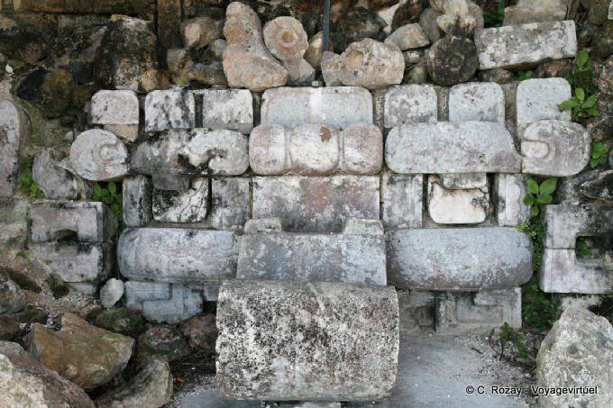 Le trône, Grande Pyramide, Uxmal - Mexique