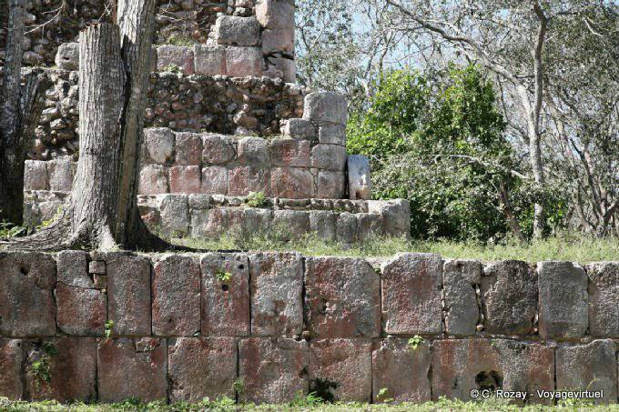 Vestiges de murailles, Uxmal - Mexique