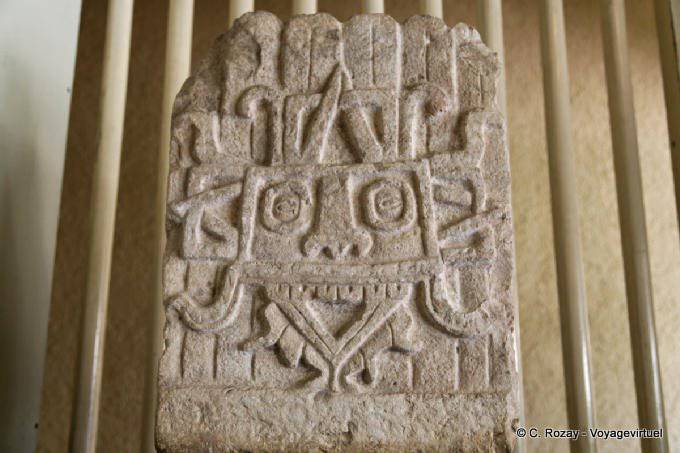 Fragment d'une stèle, Museum, Uxmal - Mexique