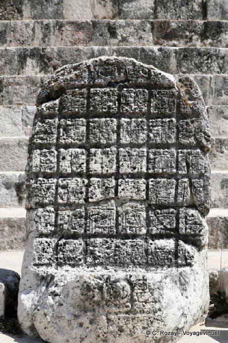 Stèle aux Hiéroglyphes, Quadrilatère des Nonnes, Uxmal - Mexique
