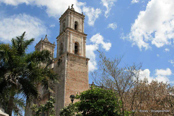 Clochers de la Cathédrale de San Servacio, Valladolid - Mexique