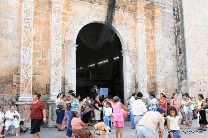 Portail principale, Cathédrale de San Gervasio, Valladolid - Mexique